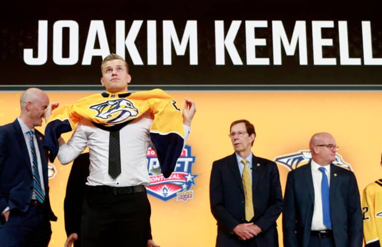Joakim Kemell laukoi ahkerasti NHL-debyytissään