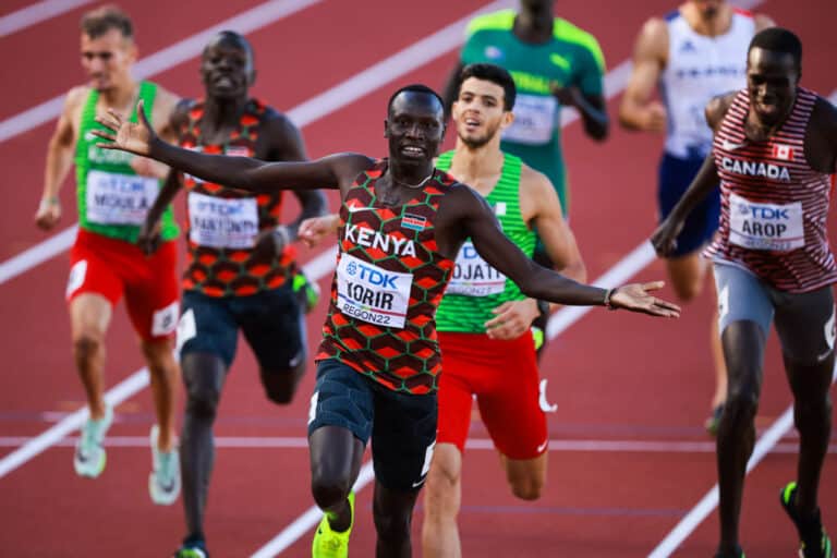 Poikkeuksellinen temppu! Olympiavoittaja otti omansa Eugenen MM-kisoissa