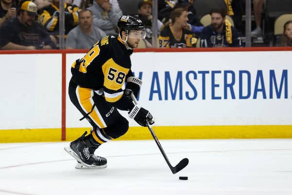 Penguins-puolustaja Kris Letang teki keskiviikon kierroksella huimaa NHL-historiaa