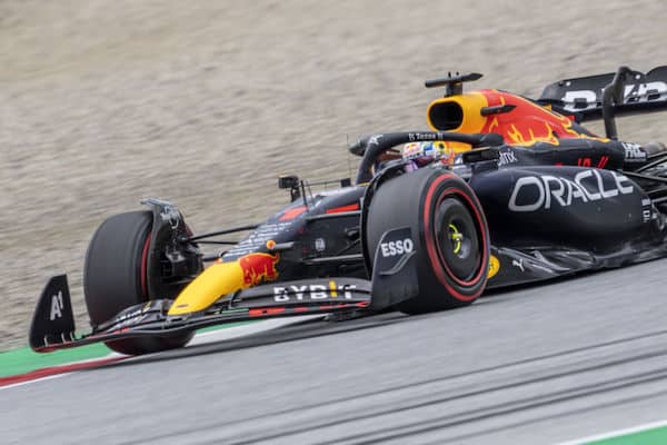 Charles Leclercin voitto tuli tärkeään paikkaan – tässä formula ykkösten MM-sarjan pistetilanne