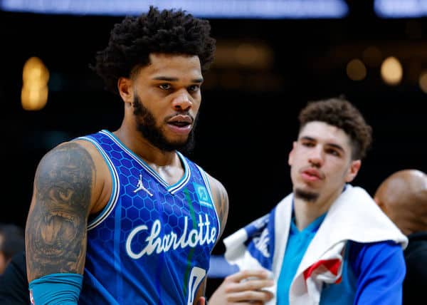 NBA-tähti Miles Bridges sai uuden mahdollisuuden – Viime kausi jäi kokonaan väliin