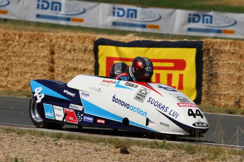 Viisinkertainen suomalainen maailmanmestari palasi radalle viiden kuukauden mittaiselta sairaslomalta