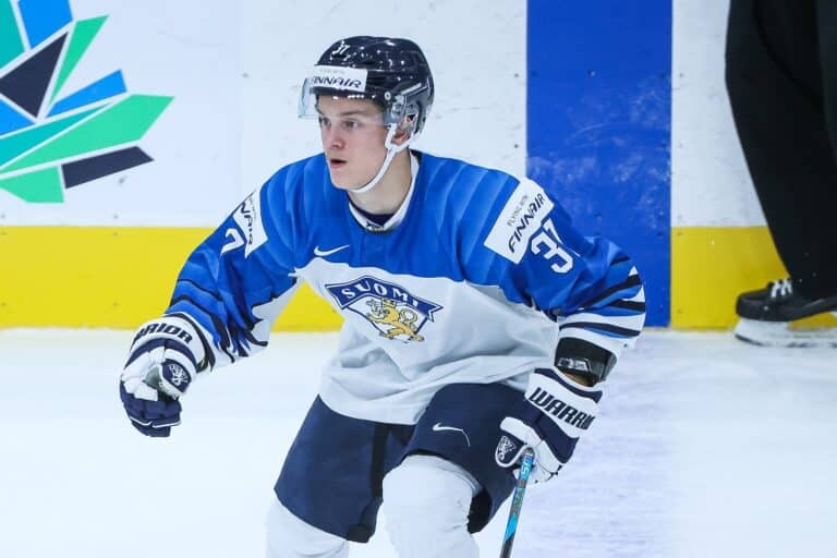 Ville Nieminen kehui vuolaasti Joakim Kemelliä – ”Minä olen nähnyt kun Brett Hull ampuu”