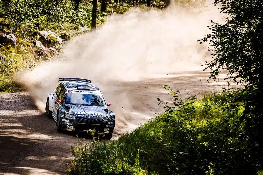 Rallikonkari oli jo valmis polttamaan ajohaalarinsa