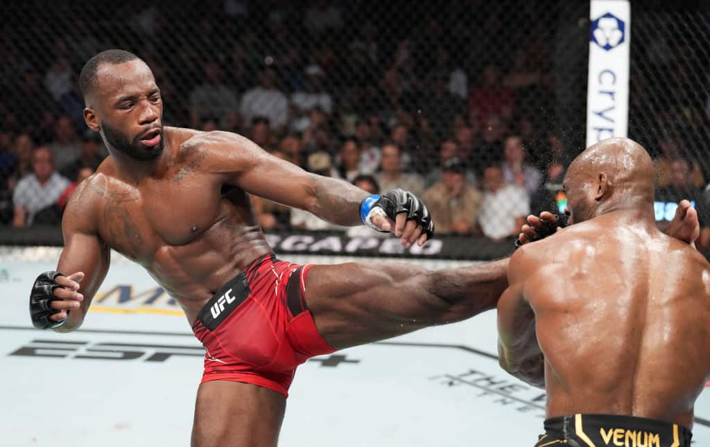 Huima sensaatio – UFC:n ykköstähti tyrmättiin rumalla tavalla! Huima sensaatio – UFC:n ykköstähti tyrmättiin rumalla tavalla!