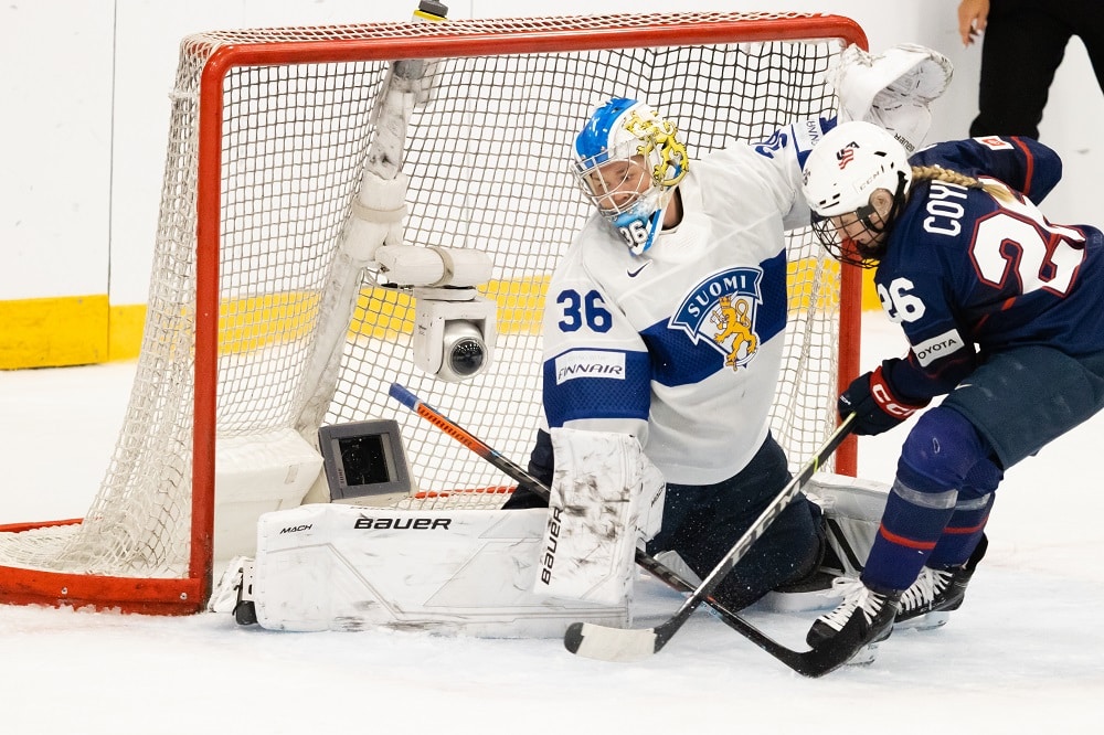 Naisleijonilla irvokas MM-kisaottelu – tähtipelaajakin oli häissä Naisleijonilla irvokas MM-kisaottelu – tähtipelaajakin oli häissä