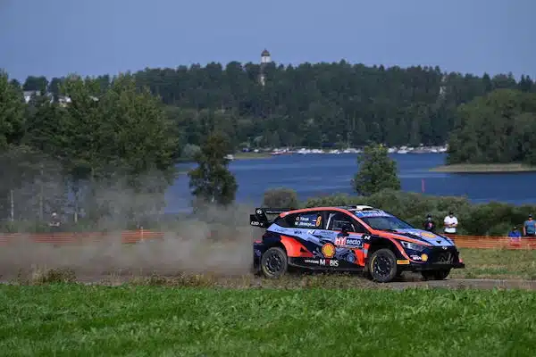 Ott Tänäk kellotti pohjat kolmannella erikoiskokeella! Esapekka Lappi putosi sijan kokonaiskisassa