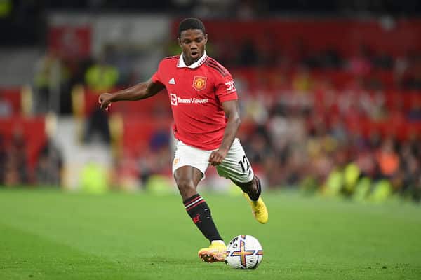 Manchester United tyhjensi vielä pakkaansa – puolustaja palasi kotimaahansa Manchester United tyhjensi vielä pakkaansa – puolustaja palasi kotimaahansa