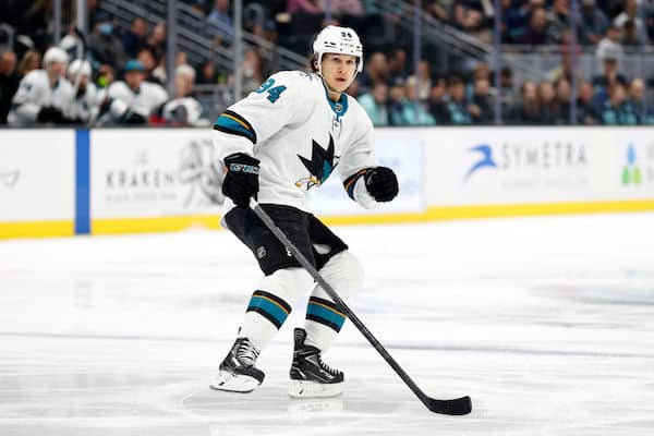 NHL:n suuntaan lähetettiin tiukka linjaus: venäläisillä pelaajilla ei ole asiaa kauden avaukseen NHL:n suuntaan lähetettiin tiukka linjaus: venäläisillä pelaajilla ei ole asiaa kauden avaukseen