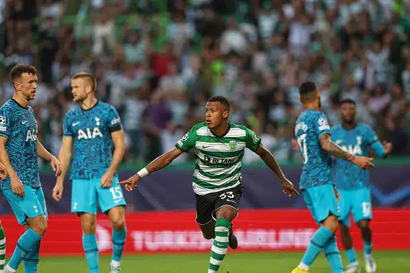 Karmea sulaminen! Tottenham teilattiin vaihtomiesten voimin