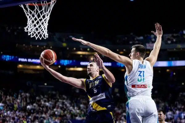 Jättimäinen yllätys koripallon EM-kisoissa! Slovenialle shokkitappio