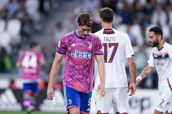 Mahtiseura Juventuksen ilta päättyi kaaokseen - neljä punaista korttia ja hylätty maali Mahtiseura Juventuksen ilta päättyi kaaokseen – neljä punaista korttia ja hylätty maali