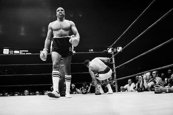 Nyrkkeilysuuruus Earnie Shavers on kuollut – otteli muun muassa Muhammad Alia vastaan