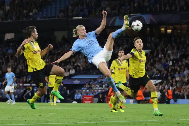 Erling Haaland ulos Manchester Cityn kokoonpanosta