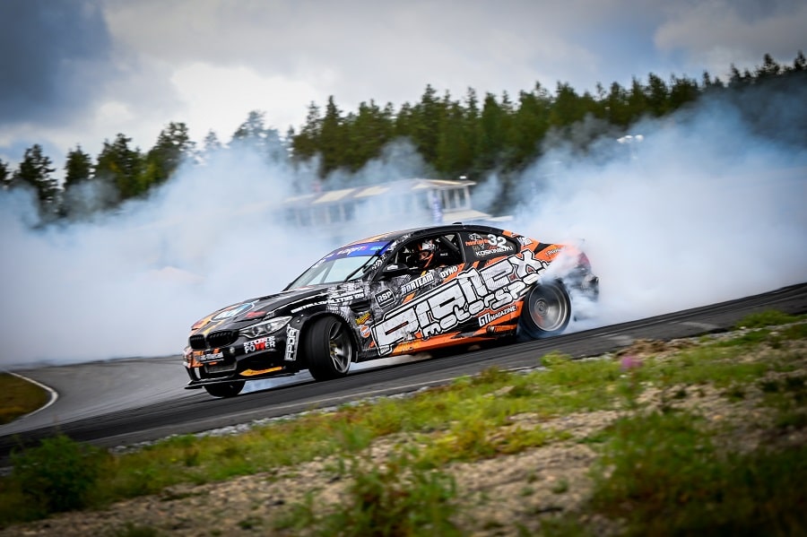 Tässä tyylittelee driftingin Suomen mestari - ”Tämän eteen on tehty pitkään töitä” Tässä tyylittelee driftingin Suomen mestari – ”Tämän eteen on tehty pitkään töitä”
