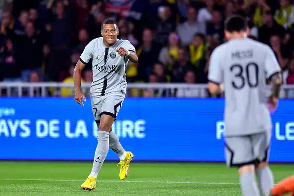 Kylian Mbappe mellasti Daavidin ja Goljatin kohtaamisessa - sähköasentaja elämänsä pyörityksessä Kylian Mbappe mellasti Daavidin ja Goljatin kohtaamisessa – sähköasentaja elämänsä pyörityksessä