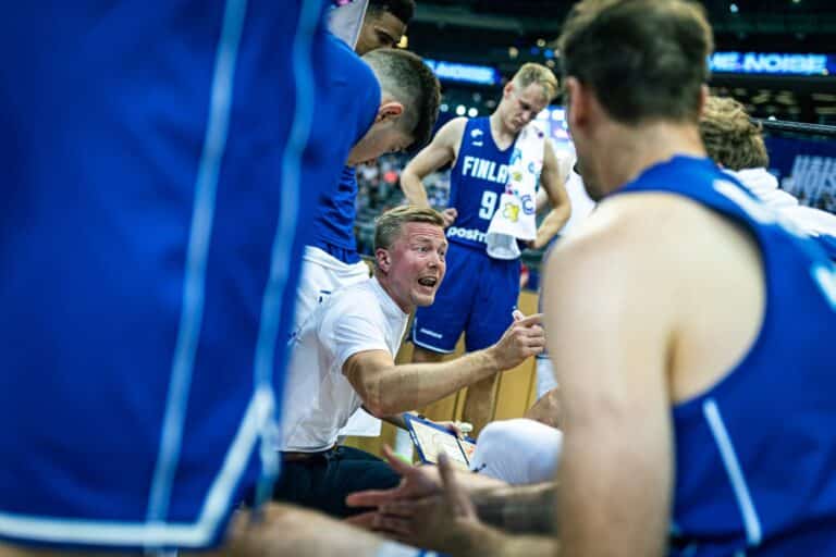 Susijengi kärsi nolon tappion – päävalmentaja ei sortunut selittelyyn