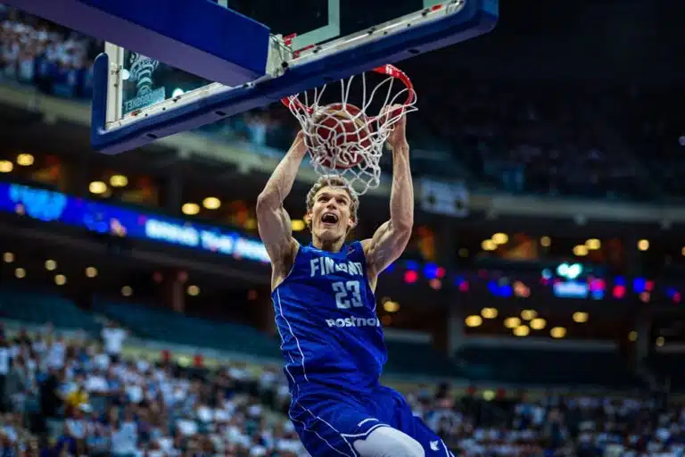 Lauri Markkanen ja kumppanit rientävät tukemaan Sudenpentuja