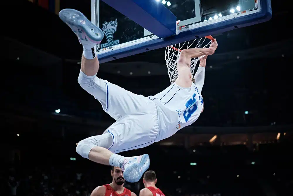 Suomen koripallomaajoukkueen arvontakorit tuleviin MM-kisoihin ovat nyt selvillä Suomen koripallomaajoukkueen arvontakorit tuleviin MM-kisoihin ovat nyt selvillä