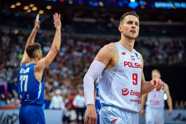 Tätä miestä Susijengin on syytä varoa – Puolan parimetrinen kolossi teki tuhoisaa jälkeä