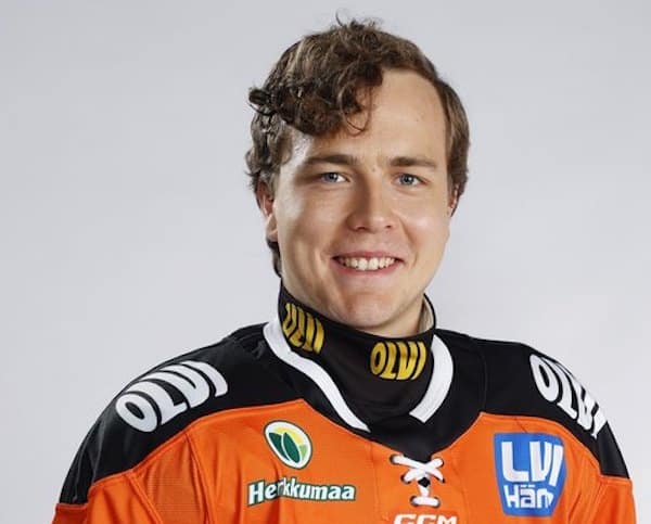 Laulaja Juha Tapion poika tehoille SM-liigassa Laulaja Juha Tapion poika tehoille SM-liigassa