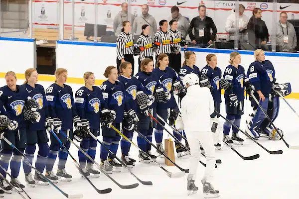 Naisleijonien tulos oli nolo – Jääkiekkoliiton syytä reagoida arvoisellaan tavalla Naisleijonien tulos oli nolo – Jääkiekkoliiton syytä reagoida arvoisellaan tavalla