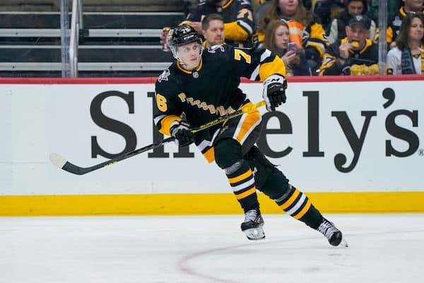 NHL-seura solmi jatkosopimuksen suomalaishyökkääjän kanssa NHL-seura solmi jatkosopimuksen suomalaishyökkääjän kanssa