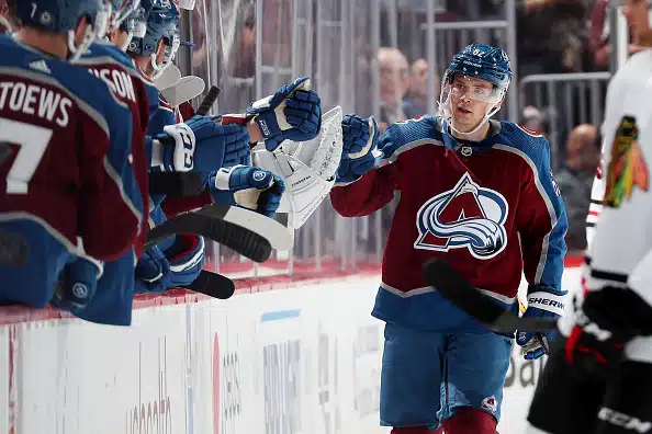 Artturi Lehkonen tehoili upeasti - järjesti Coloradolle ison voiton Artturi Lehkonen tehoili upeasti – järjesti Coloradolle ison voiton