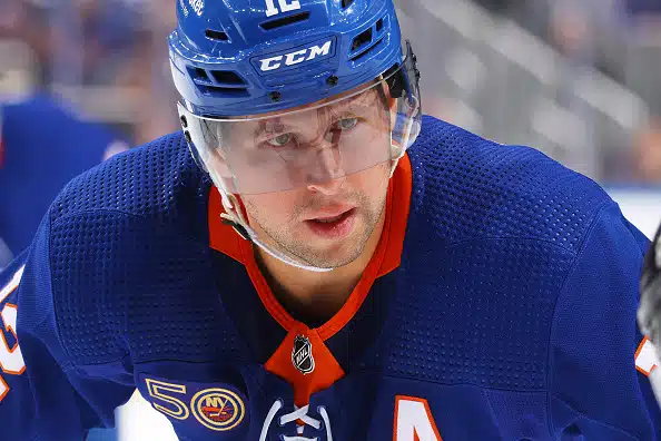 Yli tuhannen ottelun hyökkääjän seura vaihtuu NHL:ssä Yli tuhannen ottelun hyökkääjän seura vaihtuu NHL:ssä