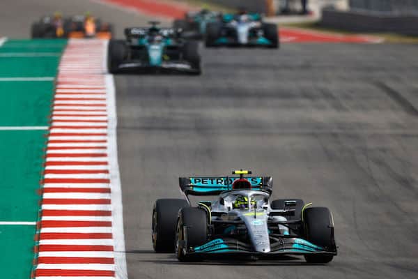Lewis Hamilton hölmöili - rangaistus uhkaa Lewis Hamilton hölmöili – rangaistus uhkaa