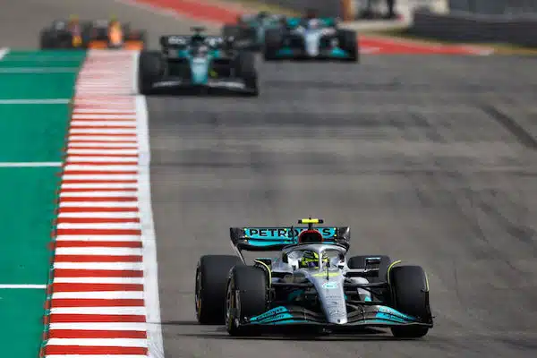 Lewis Hamilton hölmöili - rangaistus uhkaa Lewis Hamilton hölmöili – rangaistus uhkaa