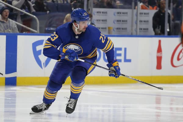 Vasta 54 ottelua NHL:ssä - 22-vuotias lupaus allekirjoitti 30 miljoonan dollarin arvoisen sopimuksen Vasta 54 ottelua NHL:ssä – 22-vuotias lupaus allekirjoitti 30 miljoonan dollarin arvoisen sopimuksen