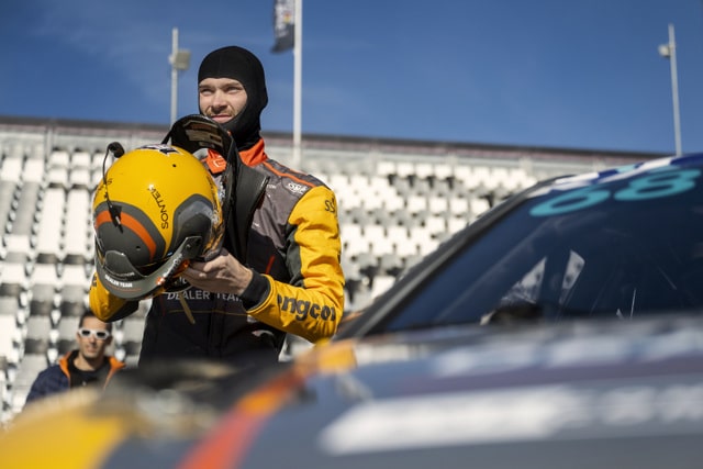 Niclas Grönholm järjesti näytöksen rallicrossin MM-sarjassa