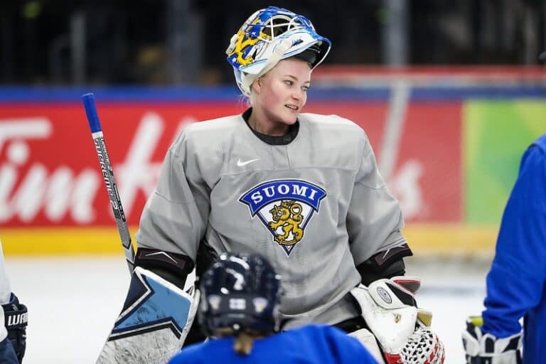 Noora Räty ja viisi muuta suomalaispelaajaa hakevat pelipaikkaa uudessa ammattilaisliigassa draftin kautta