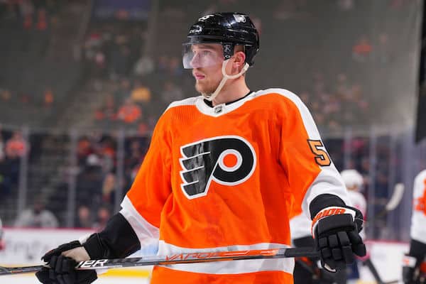 Suomalaispakki sivalsi tulisesti kauden kolmannen maalinsa NHL:ssä Suomalaispakki sivalsi tulisesti kauden kolmannen maalinsa NHL:ssä