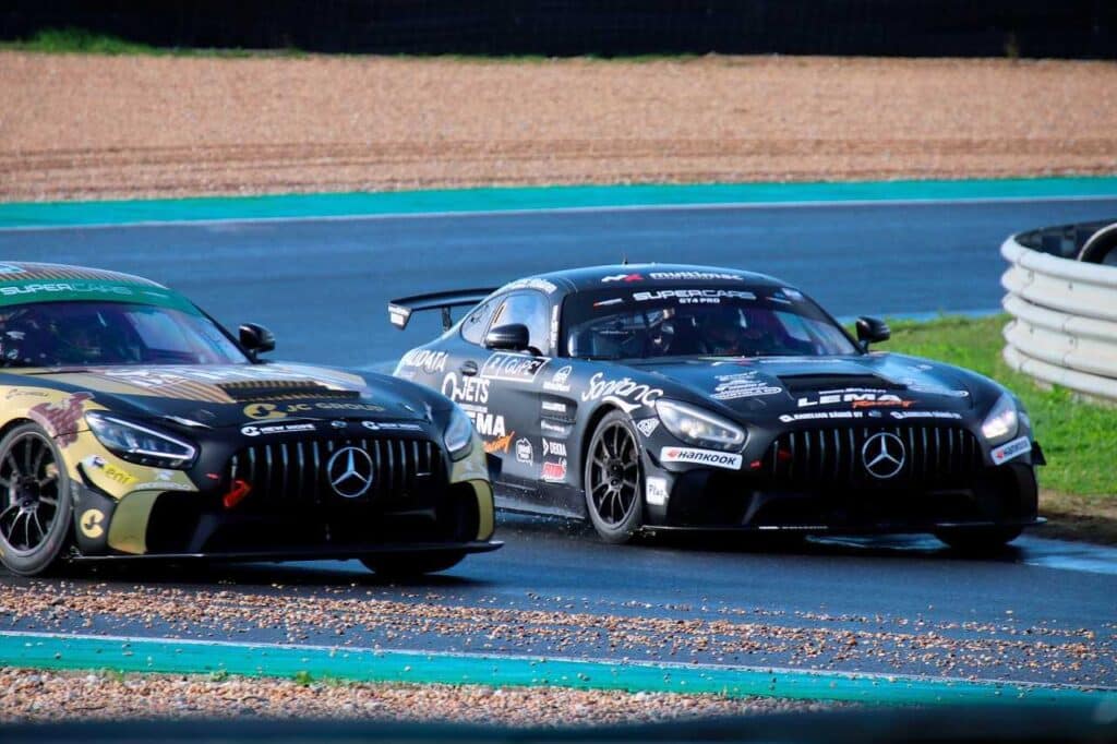 Oma talli tunaroi – suomalainen Mercedes-kuski kuumana: "Nyt pidetään tiimin kanssa palaveri" Oma talli tunaroi – suomalainen Mercedes-kuski kuumana: ”Nyt pidetään tiimin kanssa palaveri”