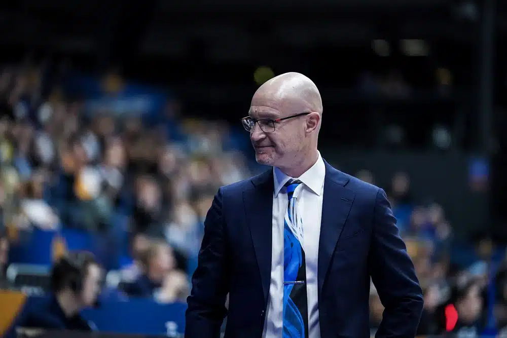 Suomalaisvalmentaja jättää maajoukkuepestin – hyppää toisen suomalaisluotsin kelkkaan Japaniin