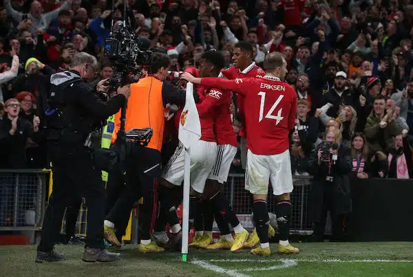 Cristiano Ronaldo ulkona kokoonpanosta – Manchester United voitti erikoisen maali-iloittelun