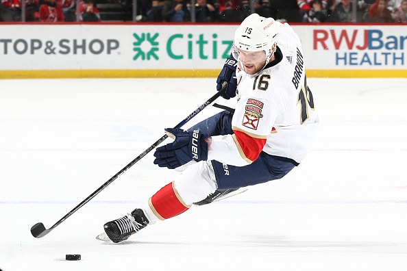 Aleksander Barkovin tilanteessa ikävä käänne – toiselle suomalaispelaajalle huikea mahdollisuus NHL:ssä