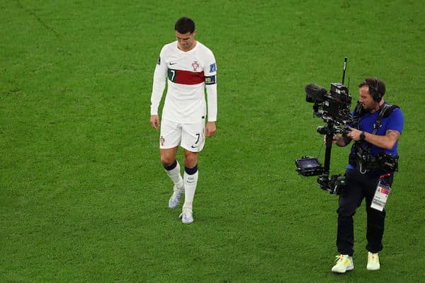 Valmentaja pudotti Cristiano Ronaldon avauksesta – teki nyt ison paljastuksen kulisseista