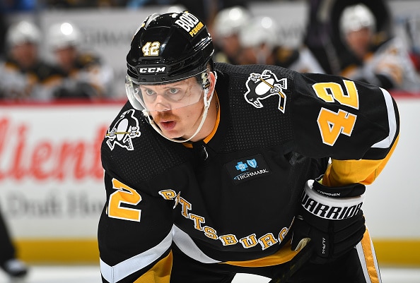 Hyllytys ravisteli suomalaishyökkääjän liekkeihin NHL:ssä – ”Olemme innoissamme hänestä”