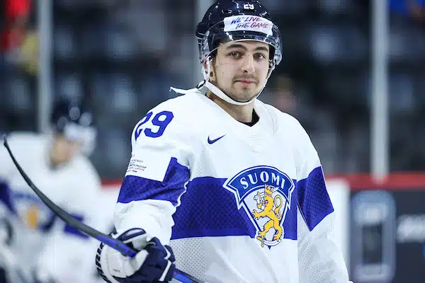 Suomalaiskiekkoilijalle tyly ilmoitus Pohjois-Amerikassa