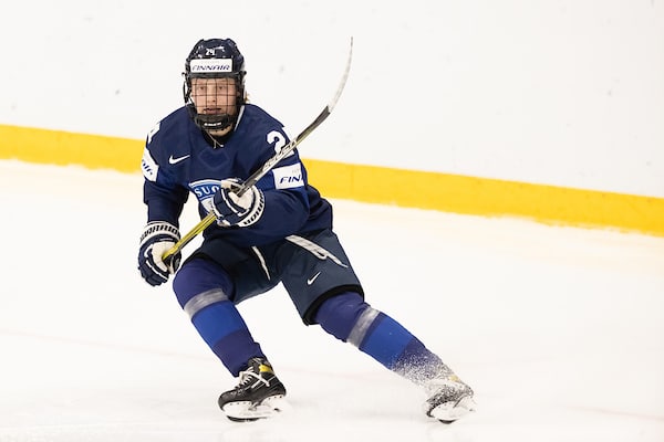 Naisleijonat hotkaisi Ruotsin Naisleijonat hotkaisi Ruotsin