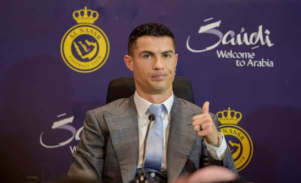 Entinen joukkuekaveri paljasti - tähän seuraan Cristiano Ronaldo ei olisi koskaan halunnut siirtyä Entinen joukkuekaveri paljasti – tähän seuraan Cristiano Ronaldo ei olisi koskaan halunnut siirtyä