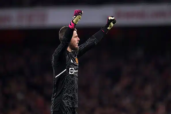 Manchester Unitedin maalivahti valmis roimaan palkanalennukseen Manchester Unitedin maalivahti valmis roimaan palkanalennukseen