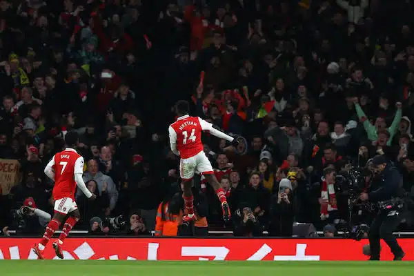 Arsenal-tähti hiljensi kriitikot – tykitti hattutempun