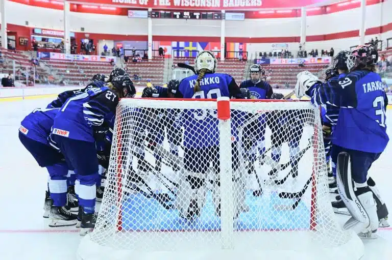 Suomella kulkee 18-vuotiaiden MM-kisoissa – kylmää kyytiä Saksalle