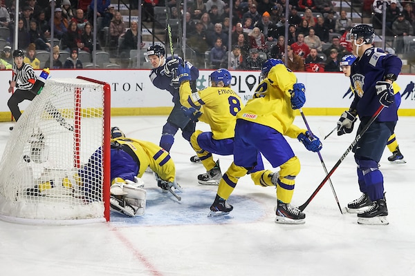 Näillä pelaajilla MM-mitalijahtiin - tässä on Nuorten Leijonien joukkue Ruotsin kisoihin Näillä pelaajilla MM-mitalijahtiin – tässä on Nuorten Leijonien joukkue Ruotsin kisoihin