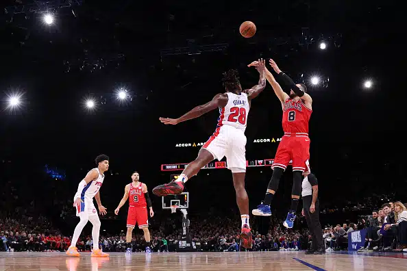 Chicago Bulls voitti Pariisin NBA-ottelun tähtiloiston keskellä