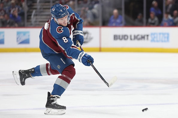 Coloradolle huonoja uutisia - NHL:n ykköspakki loukkaantuneena Coloradolle huonoja uutisia – NHL:n ykköspakki loukkaantuneena